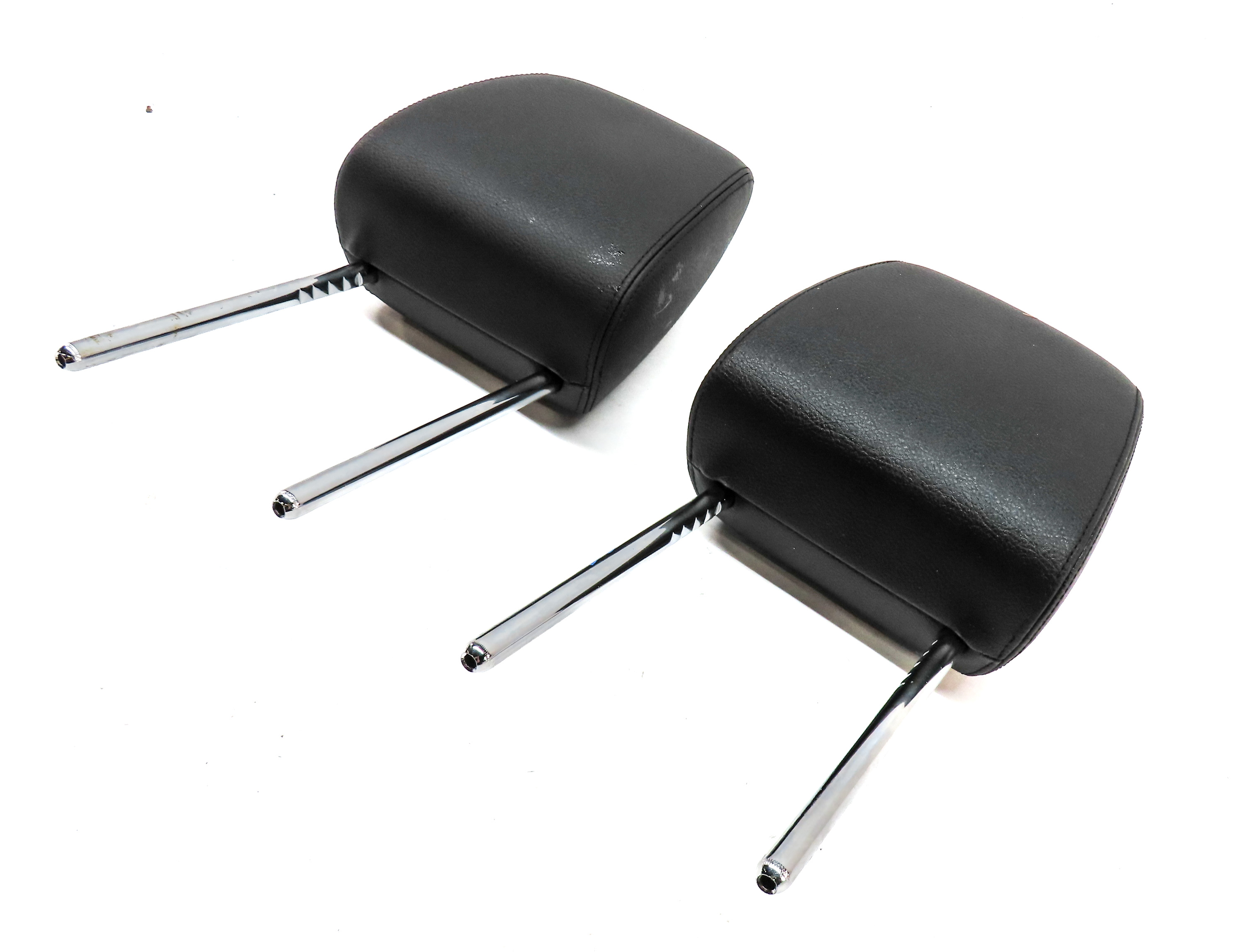 2016-2019 BMW X1 F48 FRONT LEFT DRIVER & RIGHT PASSENGER HEADREST SET/2 (Black) — exact item pictured